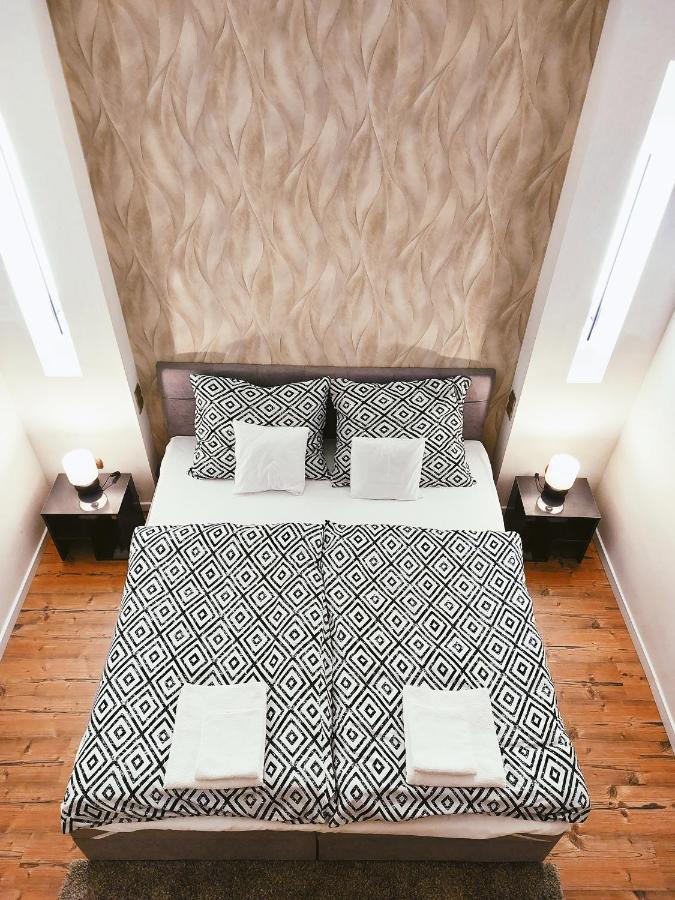 Square 16 Apartman - Absolutely Central Location With Self Check In Szombathely Exteriér fotografie
