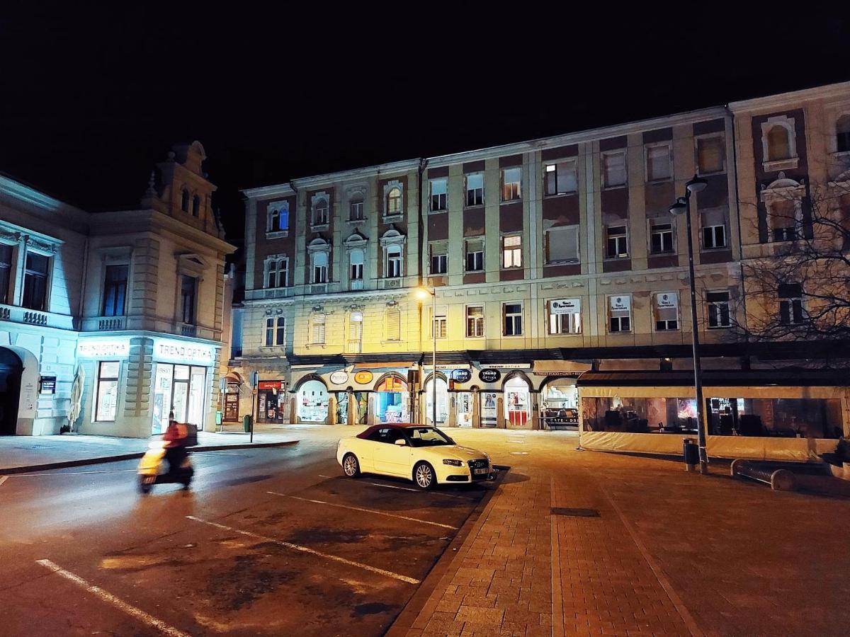 Square 16 Apartman - Absolutely Central Location With Self Check In Szombathely Exteriér fotografie