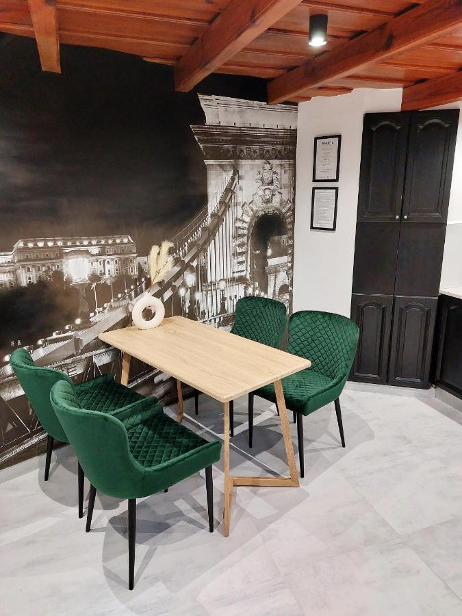 Square 16 Apartman - Absolutely Central Location With Self Check In Szombathely Exteriér fotografie